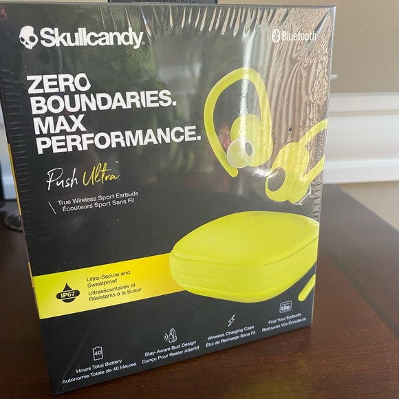 Skullcandy Wireless Sport Earbuds - Picture 3 of 6